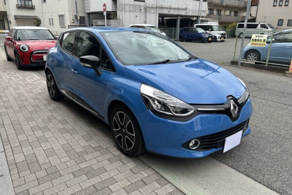 ルノー ルーテシアの鈑金塗装