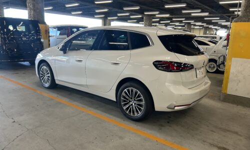 BMW 218d アクティブツアラー エクスクルージブをHAA神戸さんに